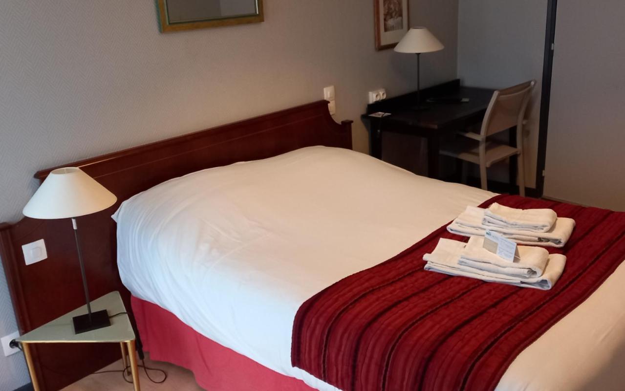 Brit Hotel Comtes De Champagne - Troyes Centre Historique Zewnętrze zdjęcie