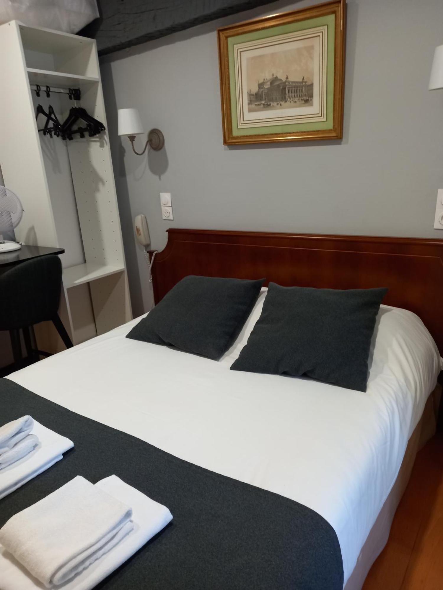 Brit Hotel Comtes De Champagne - Troyes Centre Historique Zewnętrze zdjęcie
