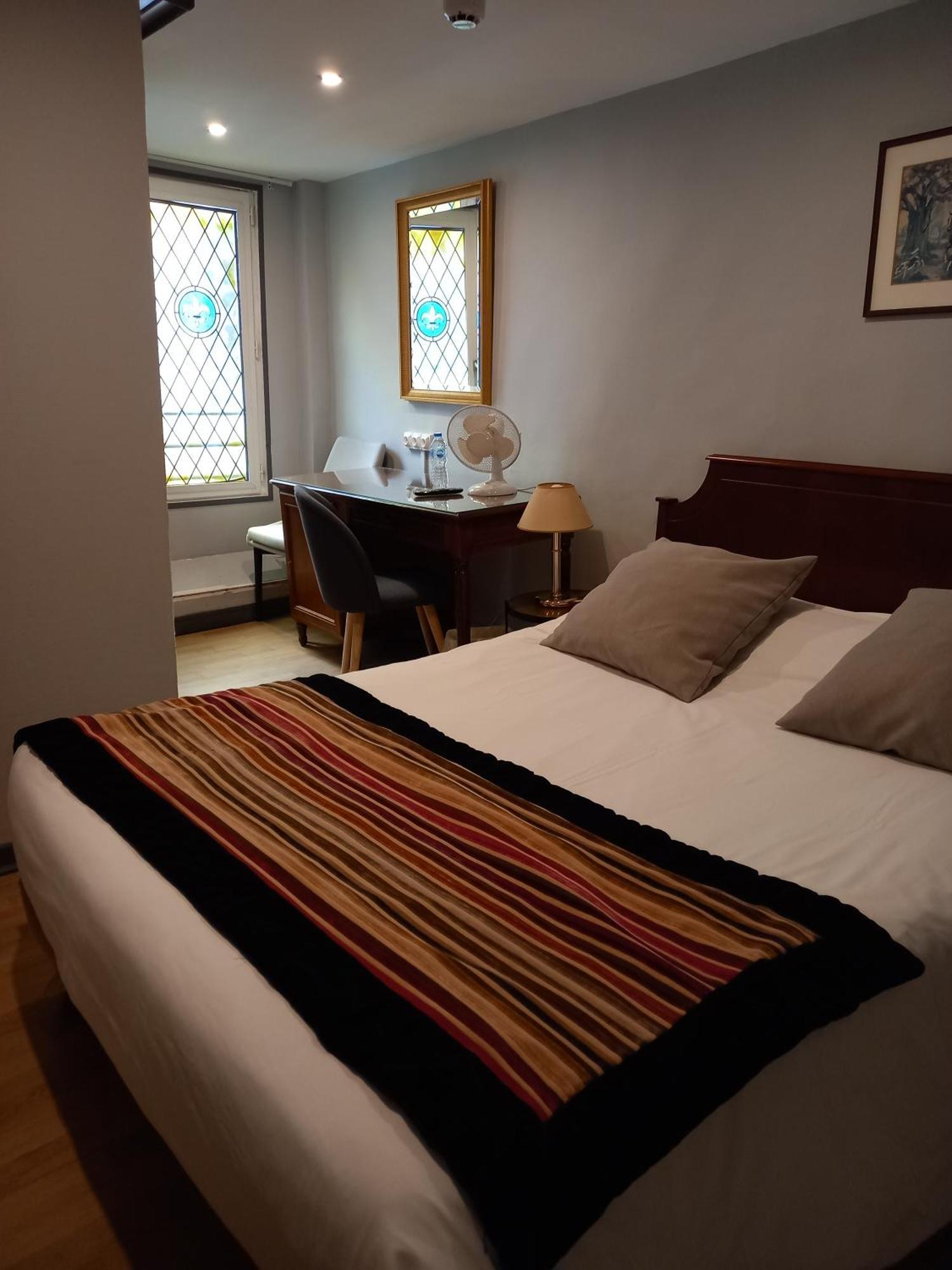 Brit Hotel Comtes De Champagne - Troyes Centre Historique Zewnętrze zdjęcie