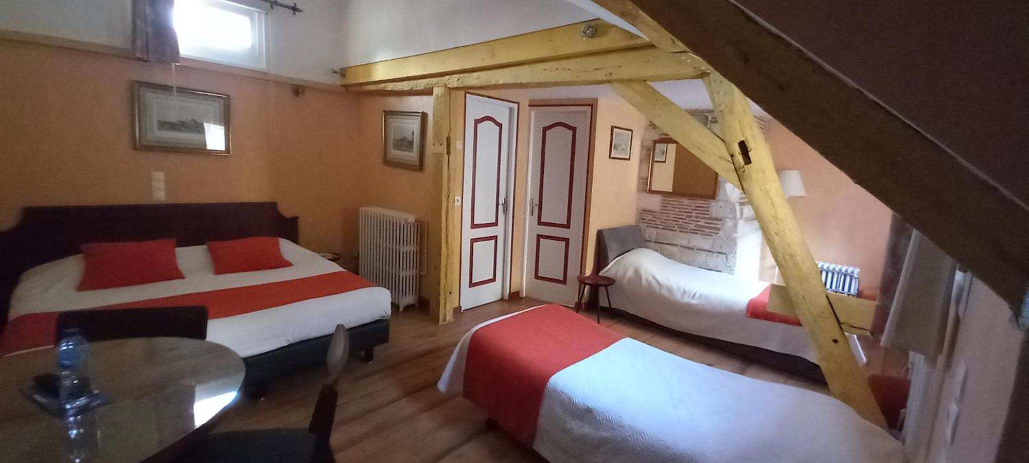 Brit Hotel Comtes De Champagne - Troyes Centre Historique Zewnętrze zdjęcie